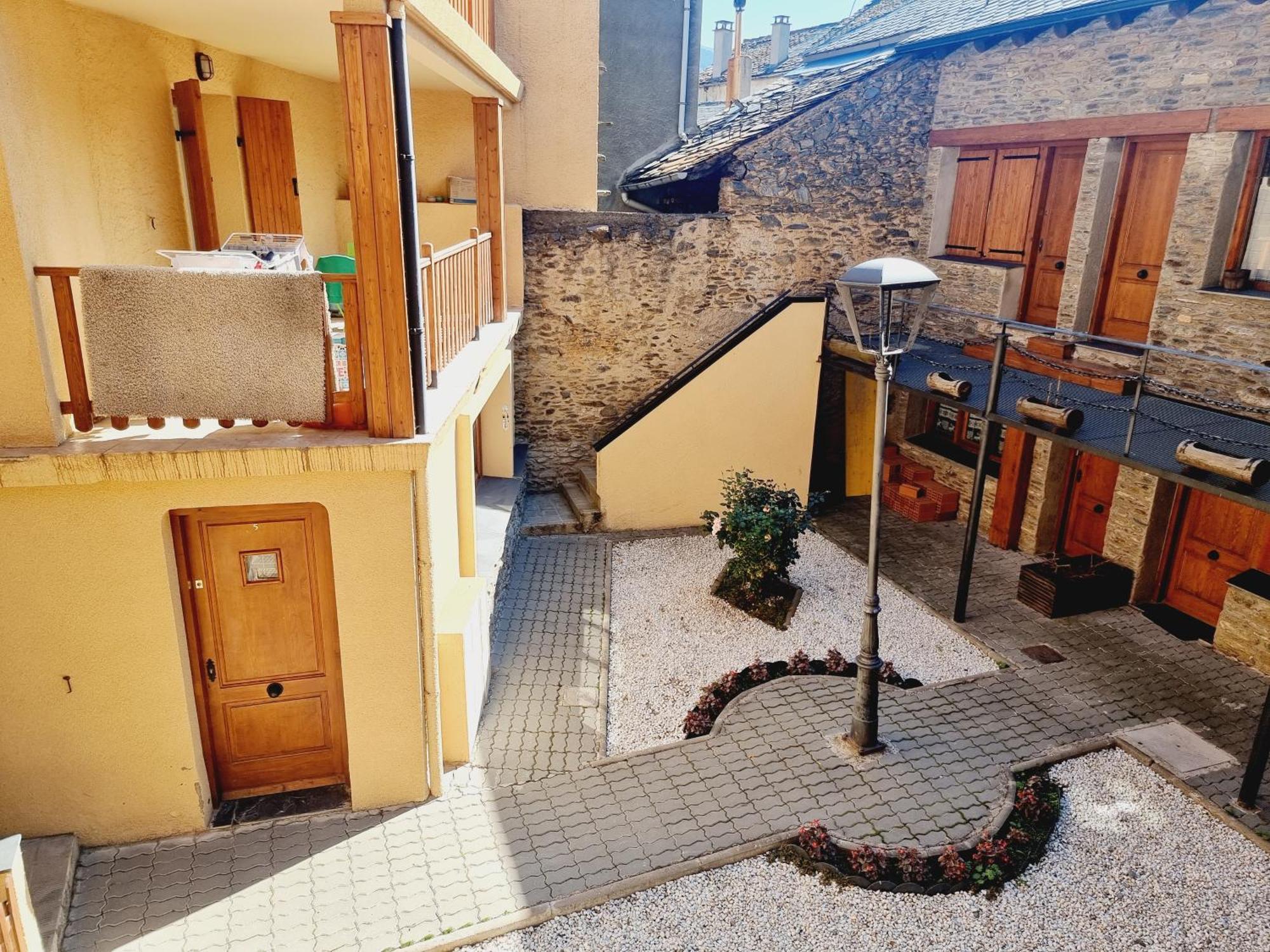 Apto Rustico En Osseja Διαμέρισμα Εξωτερικό φωτογραφία